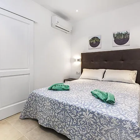 Deluxe By Villa Puerto del Carmen (Lanzarote)