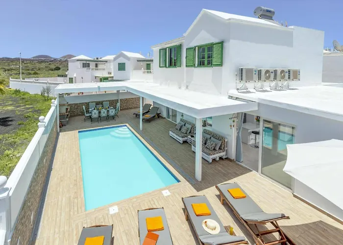 Deluxe By וילה *